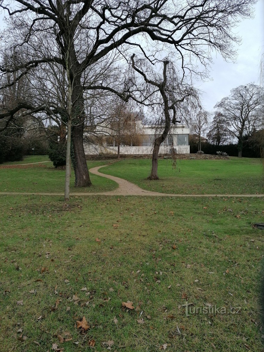 Pictures from Brno – Functionalism IX – Villa Tugendhat, Černopolní street