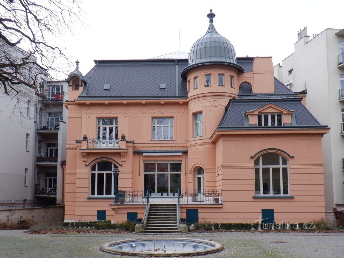 Photos de Brno - famille vivant dans la ville il y a cent ans I - Villa Löw-Beer