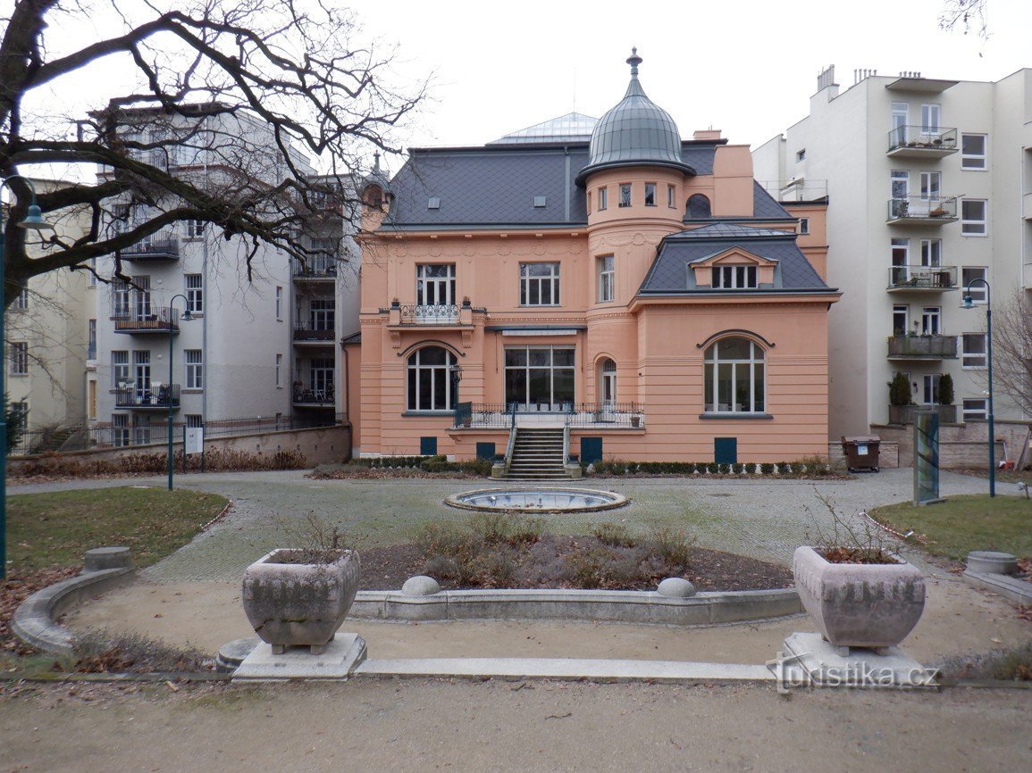 Photos de Brno - famille vivant dans la ville il y a cent ans I - Villa Löw-Beer