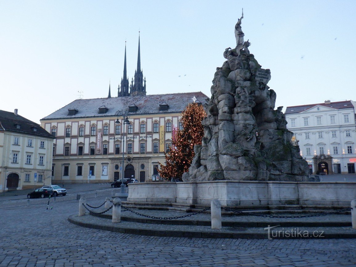 Hình ảnh từ Brno - tượng, tác phẩm điêu khắc, tượng đài và đài tưởng niệm I - Đài phun nước Parnas