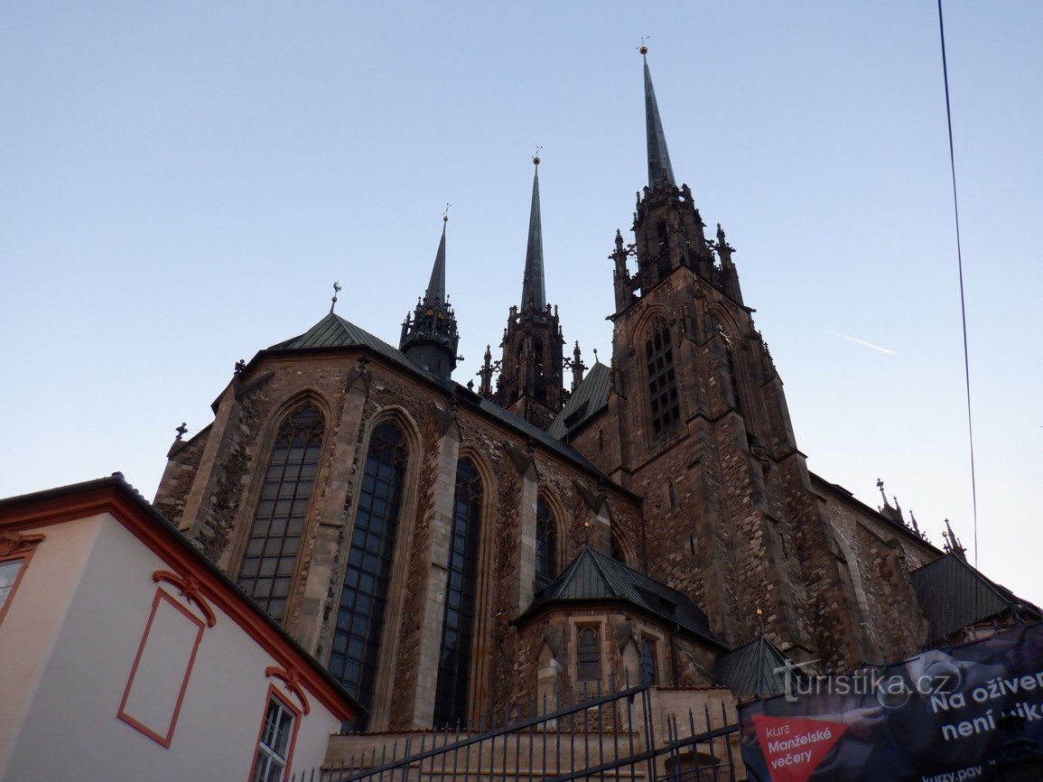 Imagini din Brno - statui, sculpturi, monumente și memoriale VIII - Obeliscul din Denisové sady