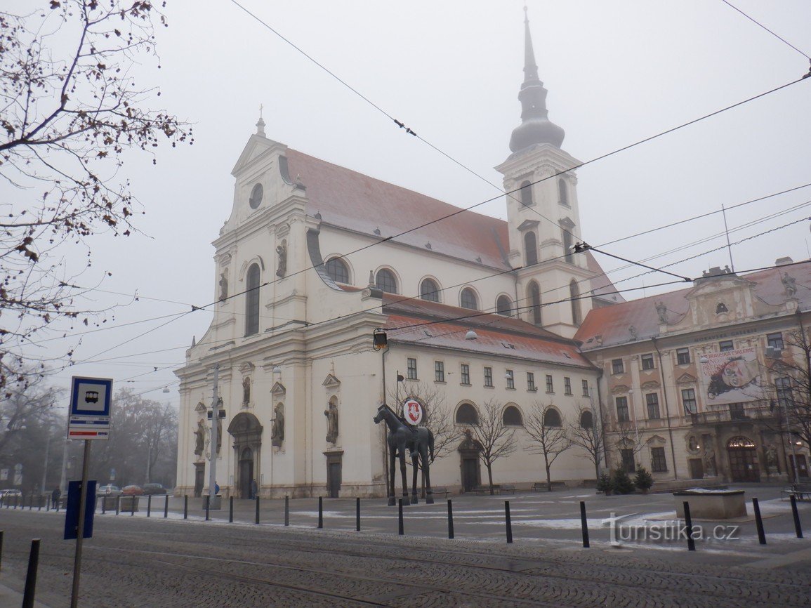 Cuadros de Brno - estatuas, esculturas, monumentos y memoriales XI - Coraje / Jošt Luxemburgský