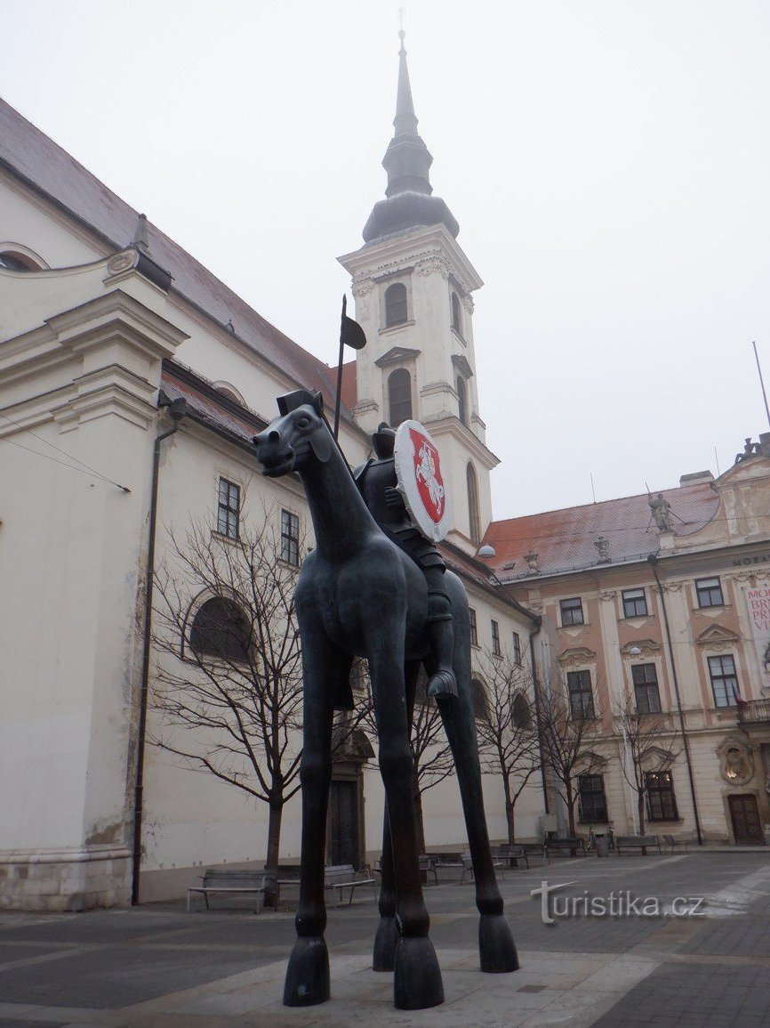 Zdjęcia z Brna - rzeźby, rzeźby, pomniki i pomniki XI - Odwaga / Jošt Luxemburgský