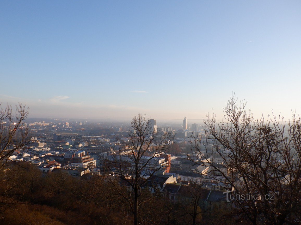 Imagini din Brno - puncte de belvedere II - Foișor pe Špilberk