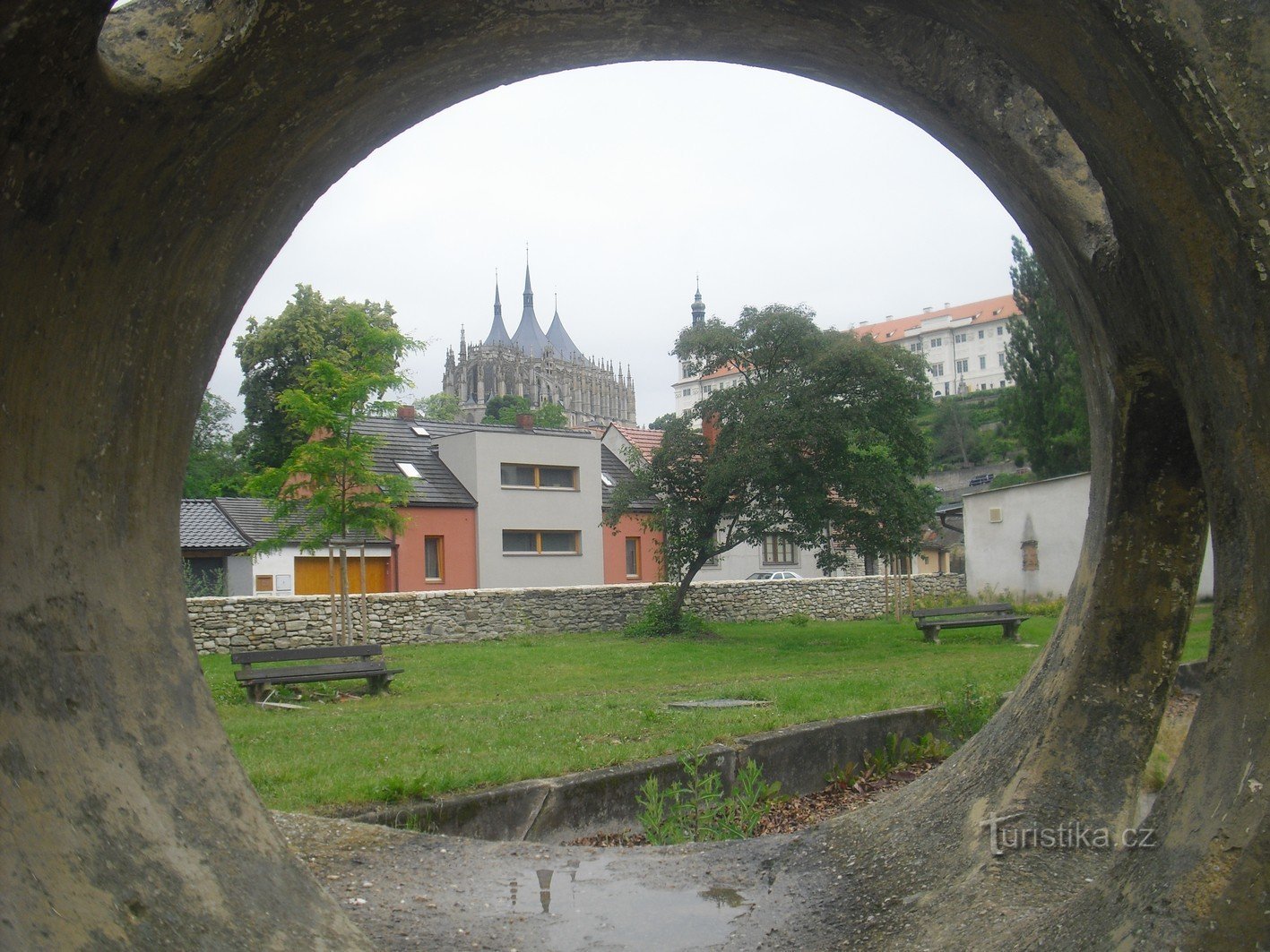 Bilder från Kutná Hora - höga och arkitektoniskt fängslande "Saint Barbara"