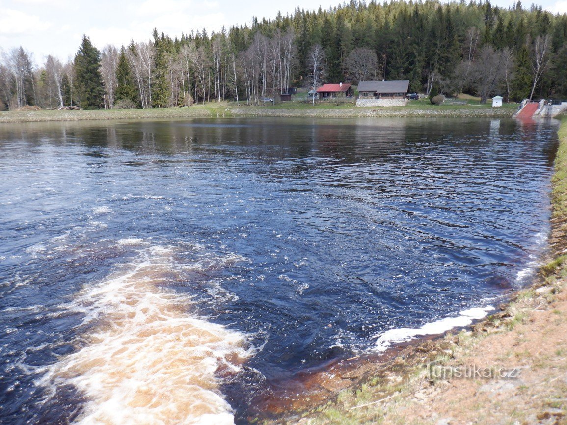 Foto's van Šumava – Accumulatiereservoir Vydra en Waterkasteel