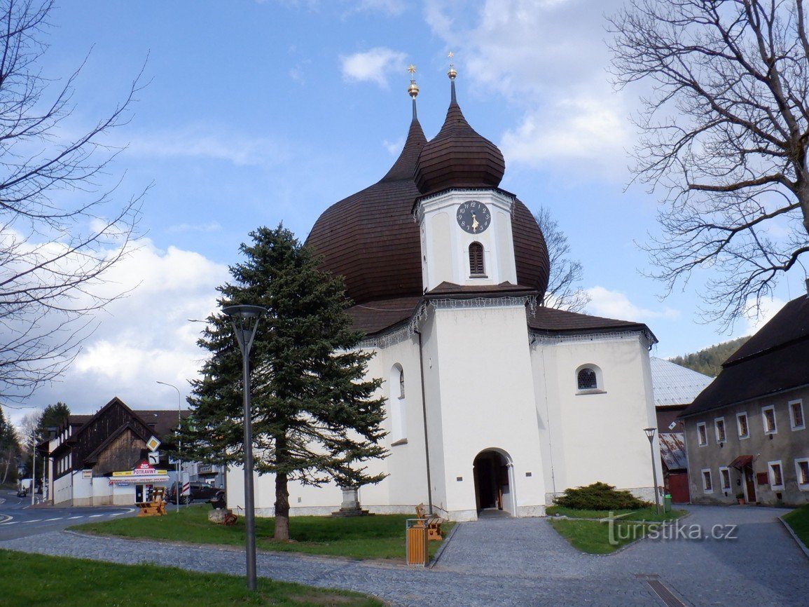 Pictures from Šumava – Church of Our Lady of Help from Hvězda in Železná Ruda