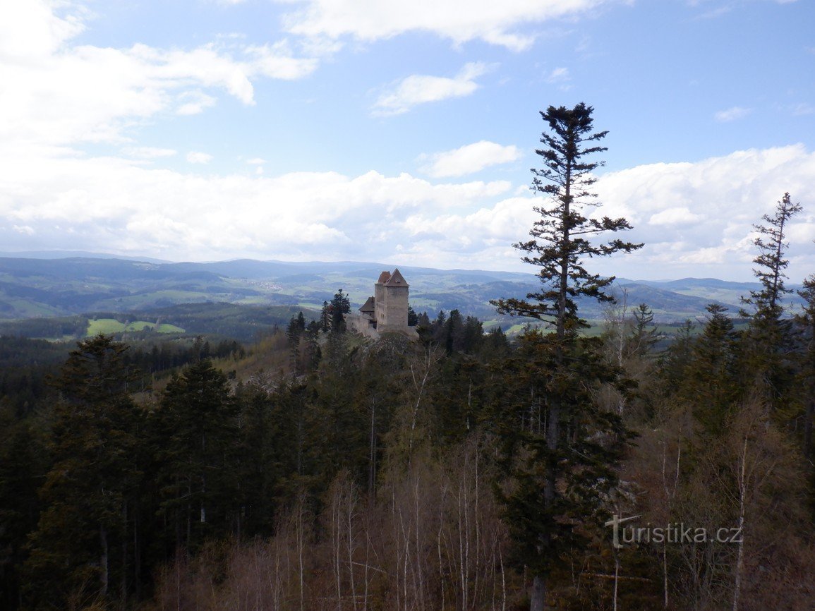 Billeder fra Šumava-regionen - Ødeborg nær Kašperk-slottet