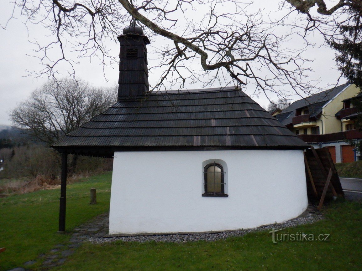 Foto's uit Šumava – Železná Ruda en de kapel van St. Antonius en St. Barbara