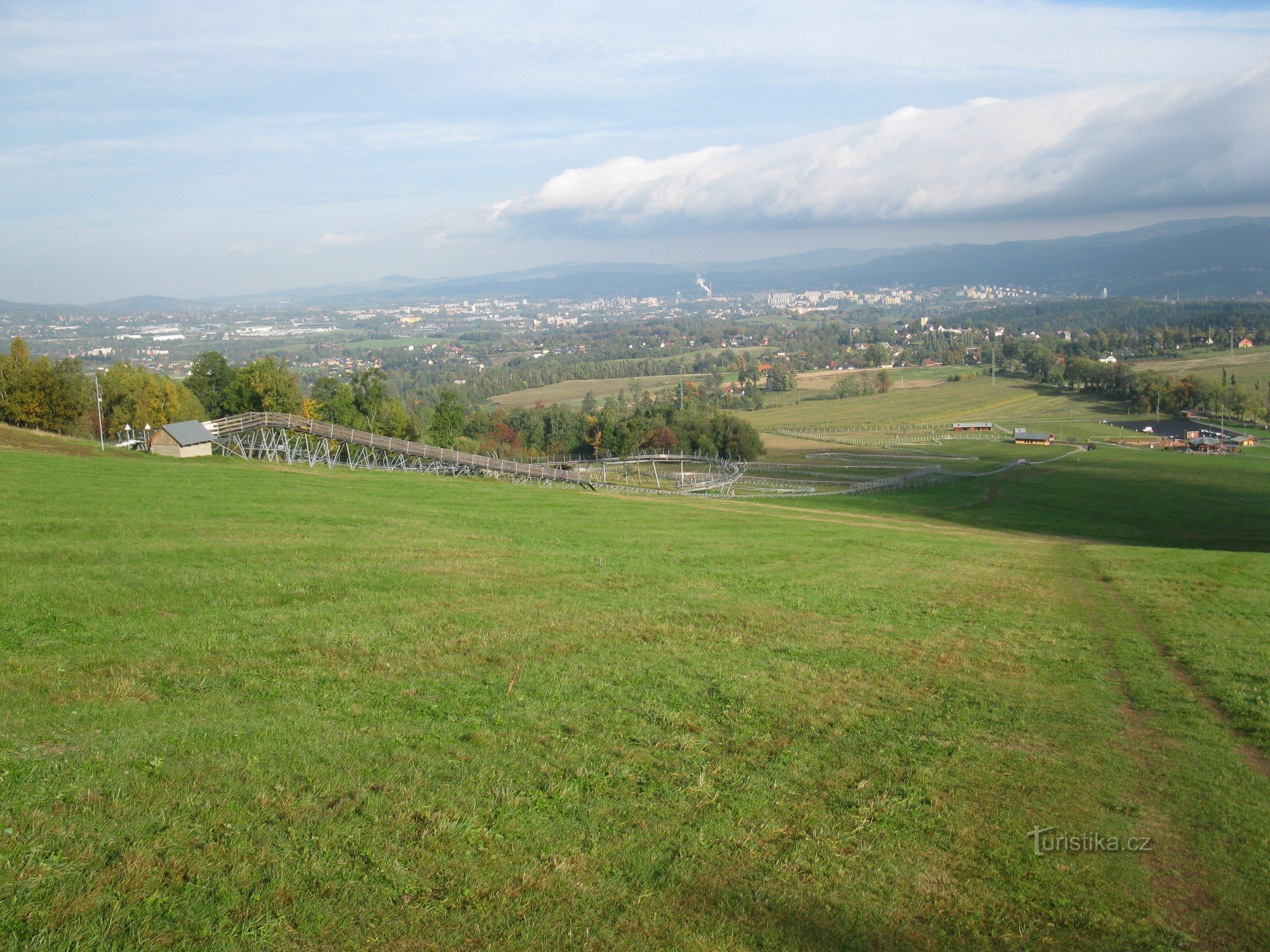 巨型桶 Javorník, Rašovský hřbet, Pláně pod Ještědem