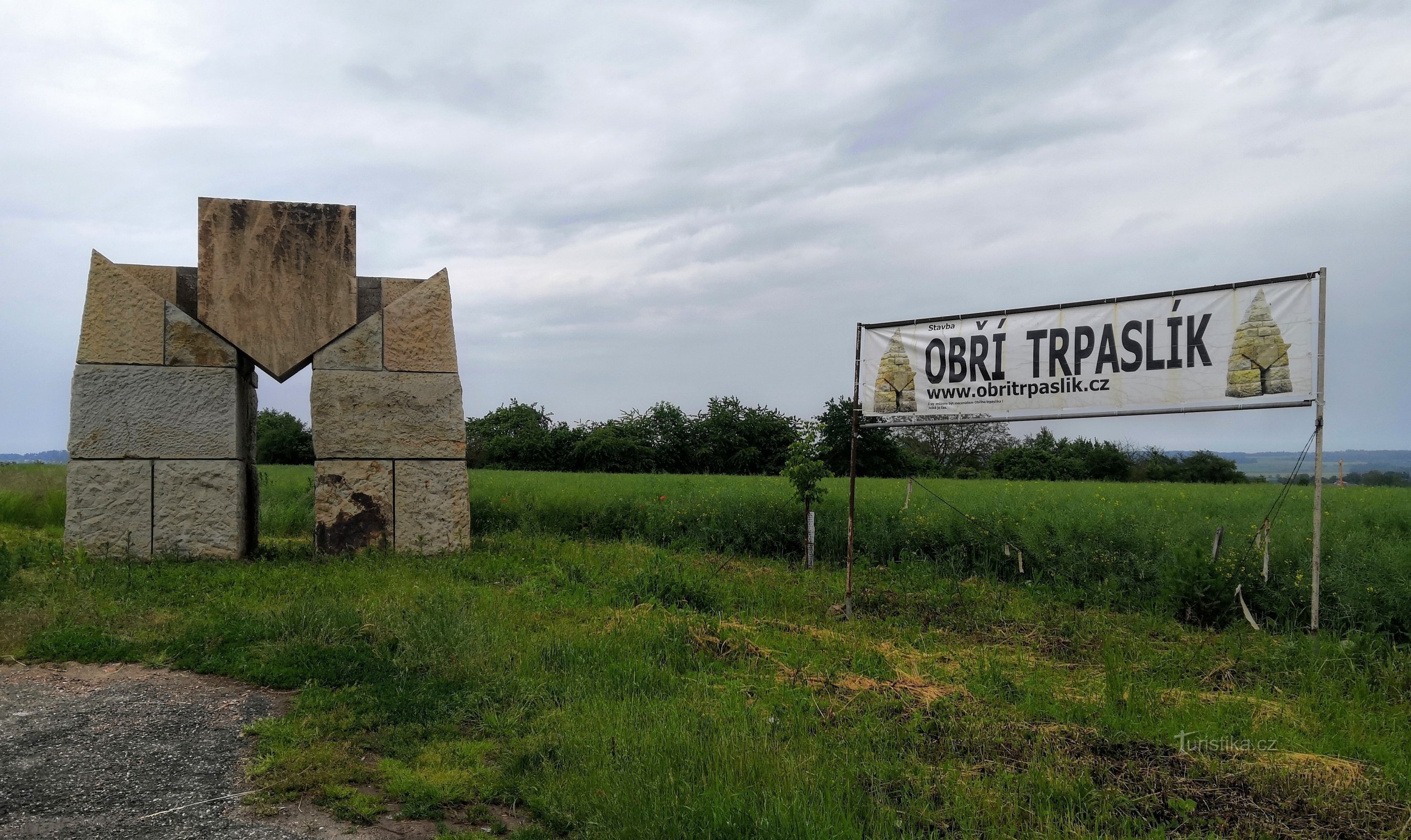 Gigantyczny karzeł w Hořice