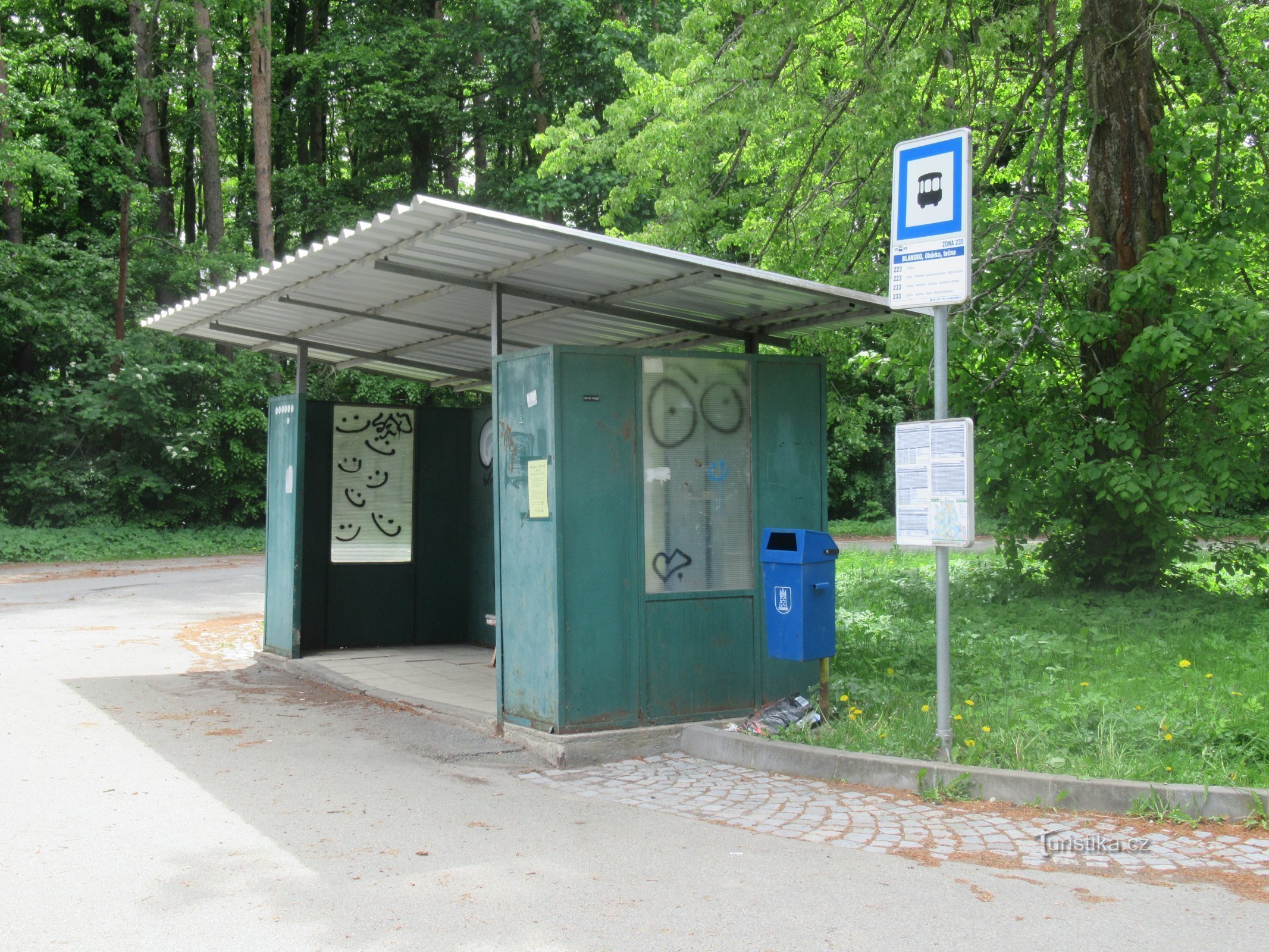 Obůrka, przystanek autobusowy