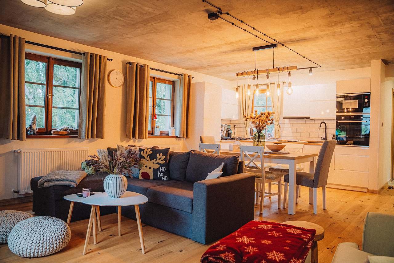 Obývací pokoj a kuchyňská část