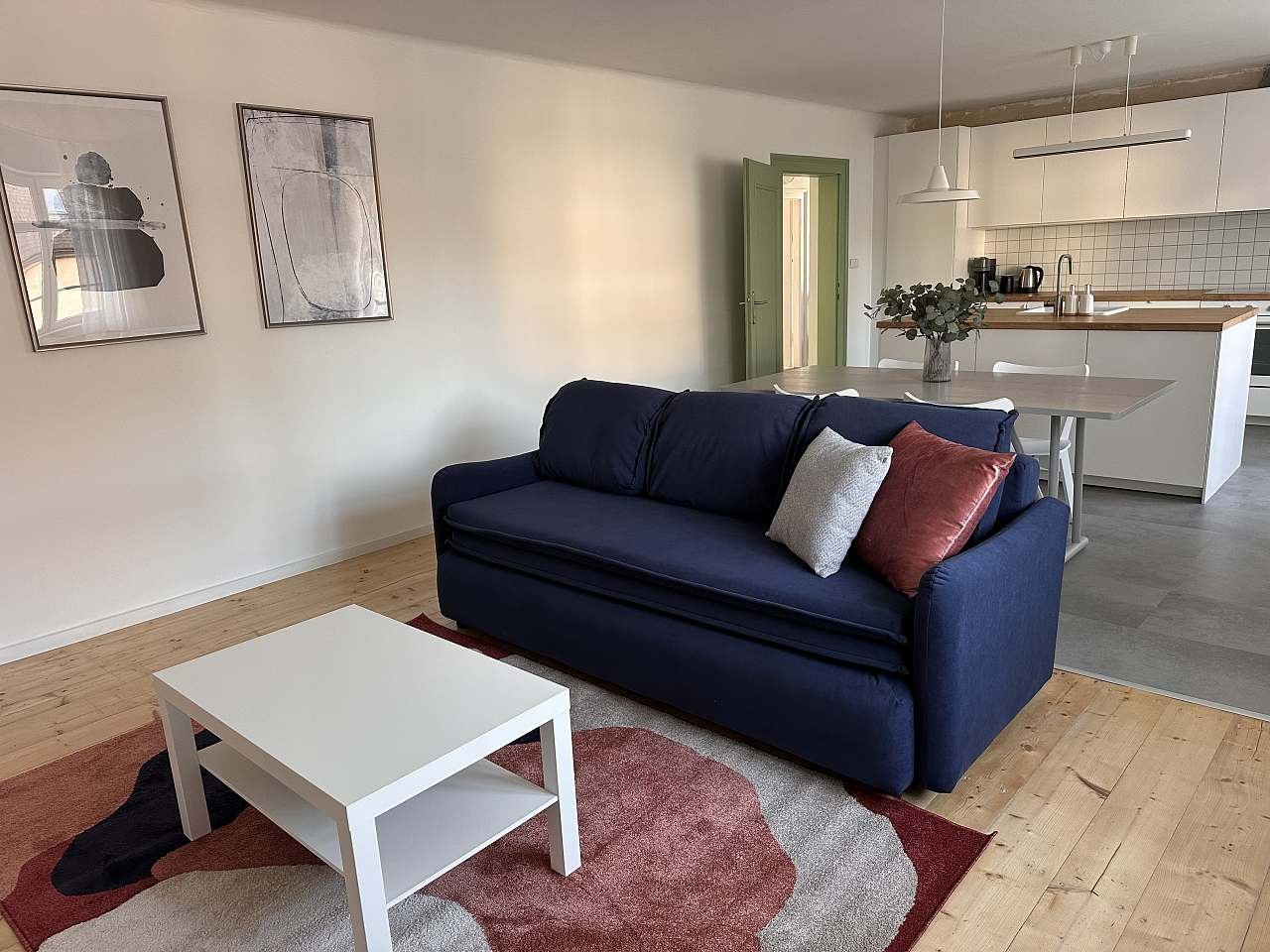 Obývací pokoj s kuchyní