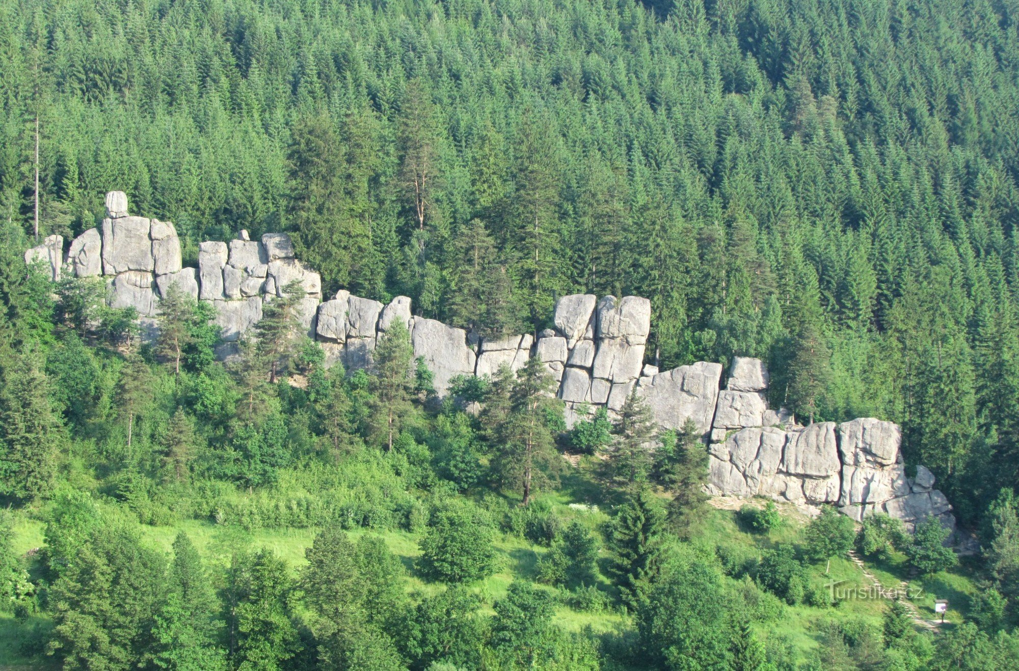 Von den Teufelsfelsen zu den Felsen Zámčisko, Krajčice, Láz und Lačnovská (retro 1999)