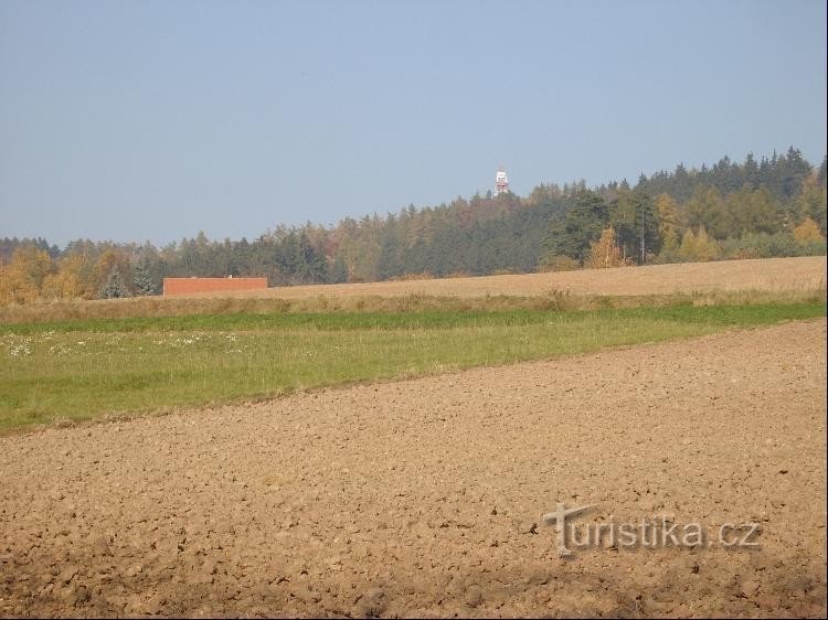 Od jihu: vrcholek se stožárem při pohledu z jihu