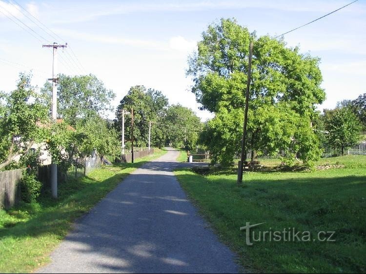 Od Moravského Berouna a Černého mostu, dále do Meziny