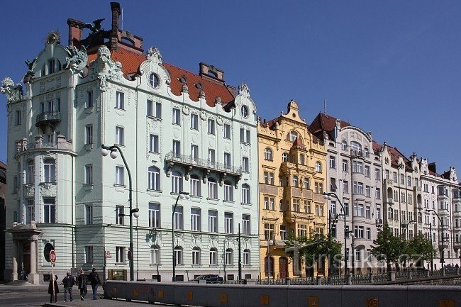 dal ponte a Slovanský ostrov