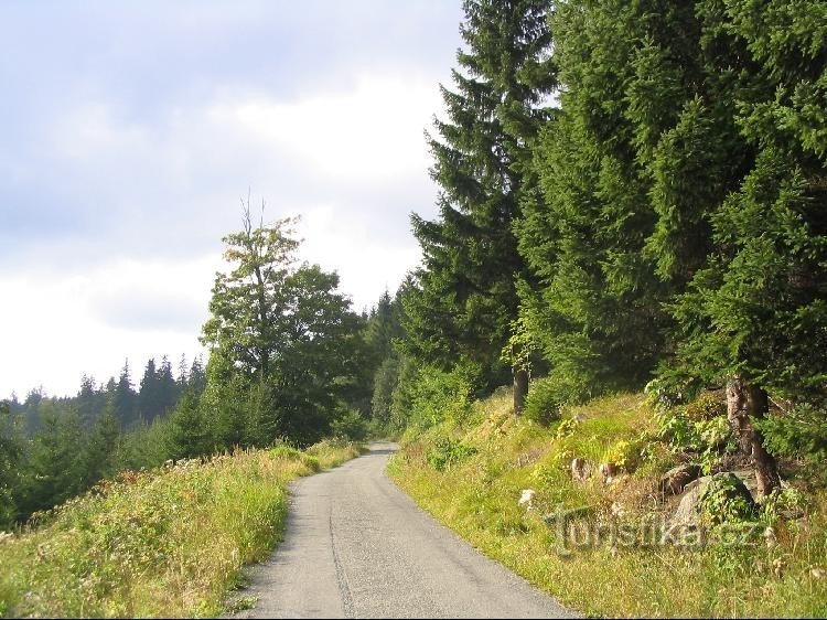 Von Rabenštejn und weiter zum Orlíka-Gebirge