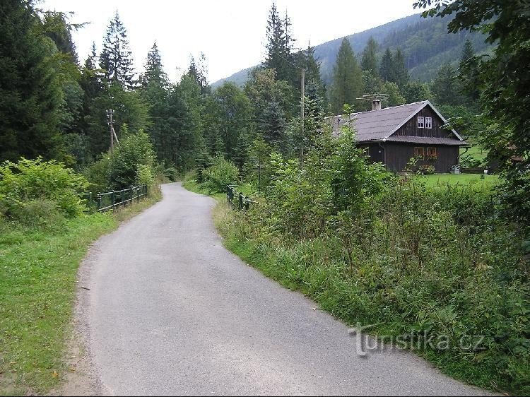 Vom Wegweiser nach Slavíč