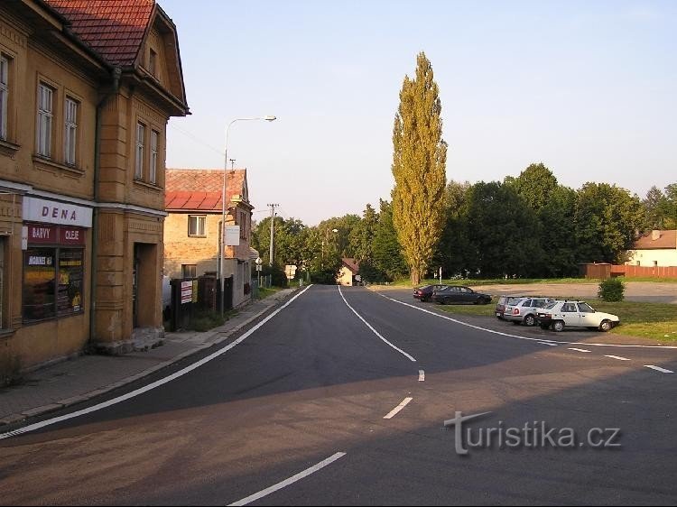 Du panneau indicateur à Žuchov