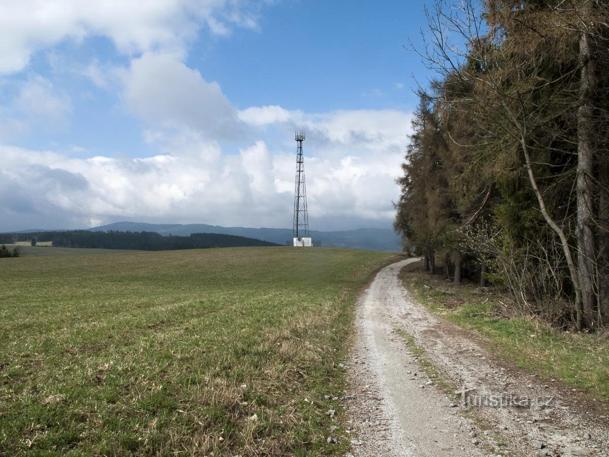 Od Tří Tabulí přes Hřebínek