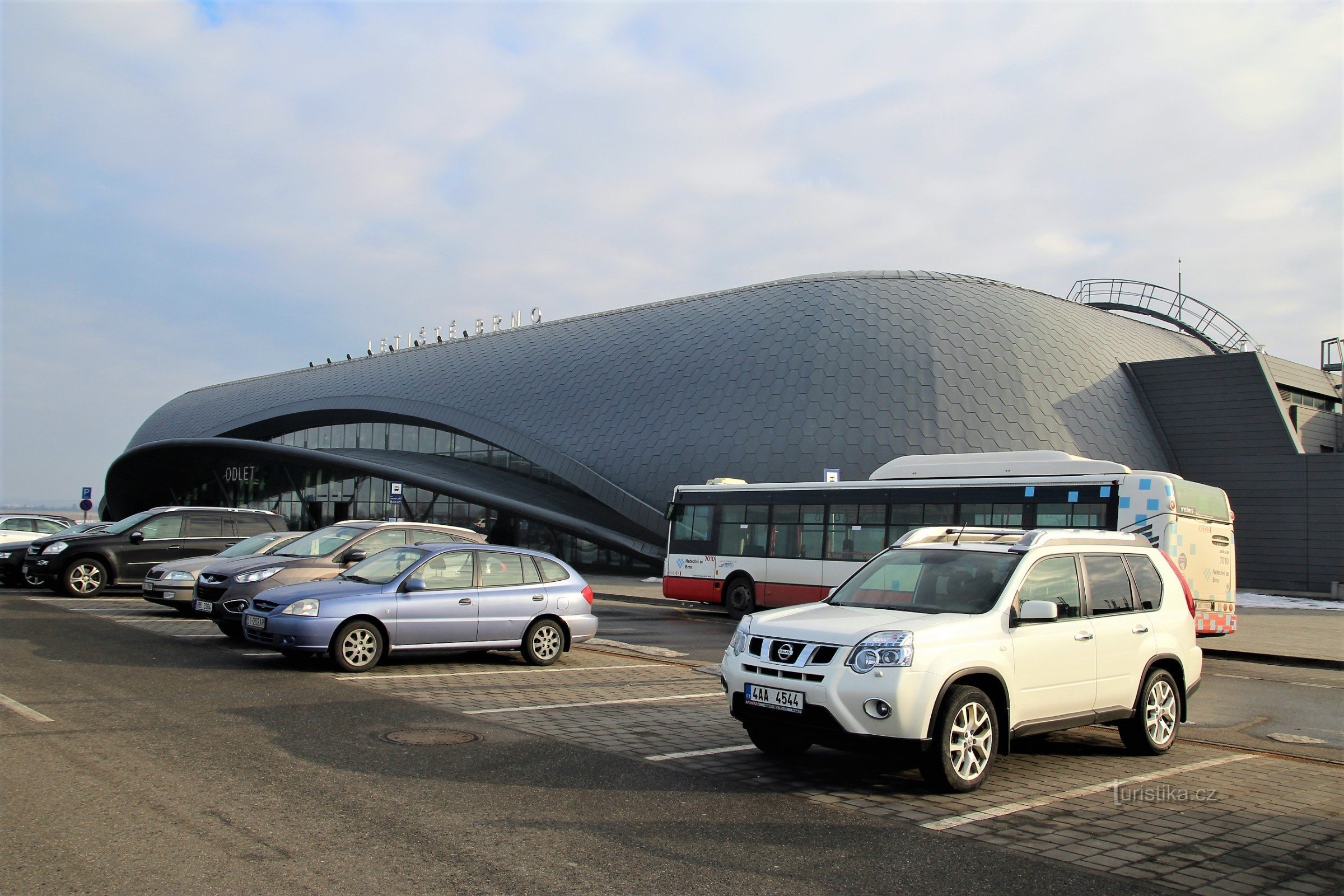 Sảnh khởi hành của sân bay Turan