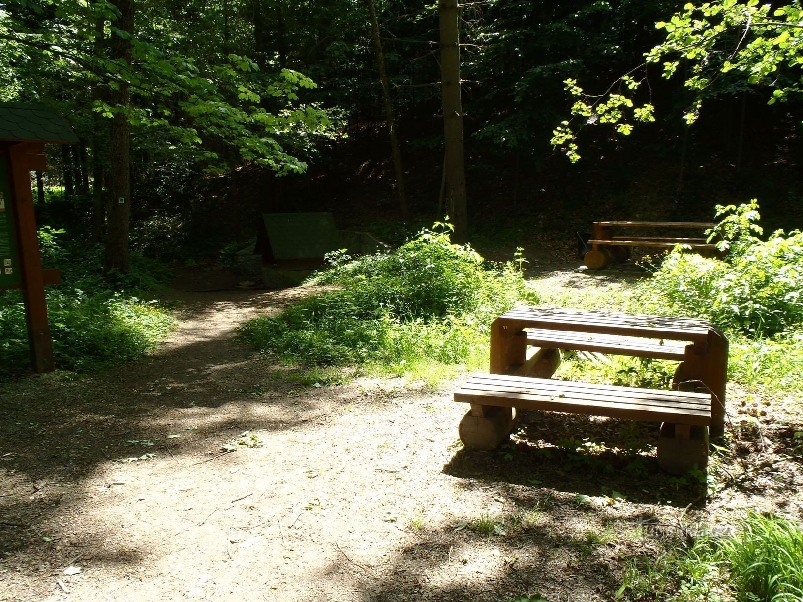 Miejsce odpoczynku ze studnią - 27.5.2012