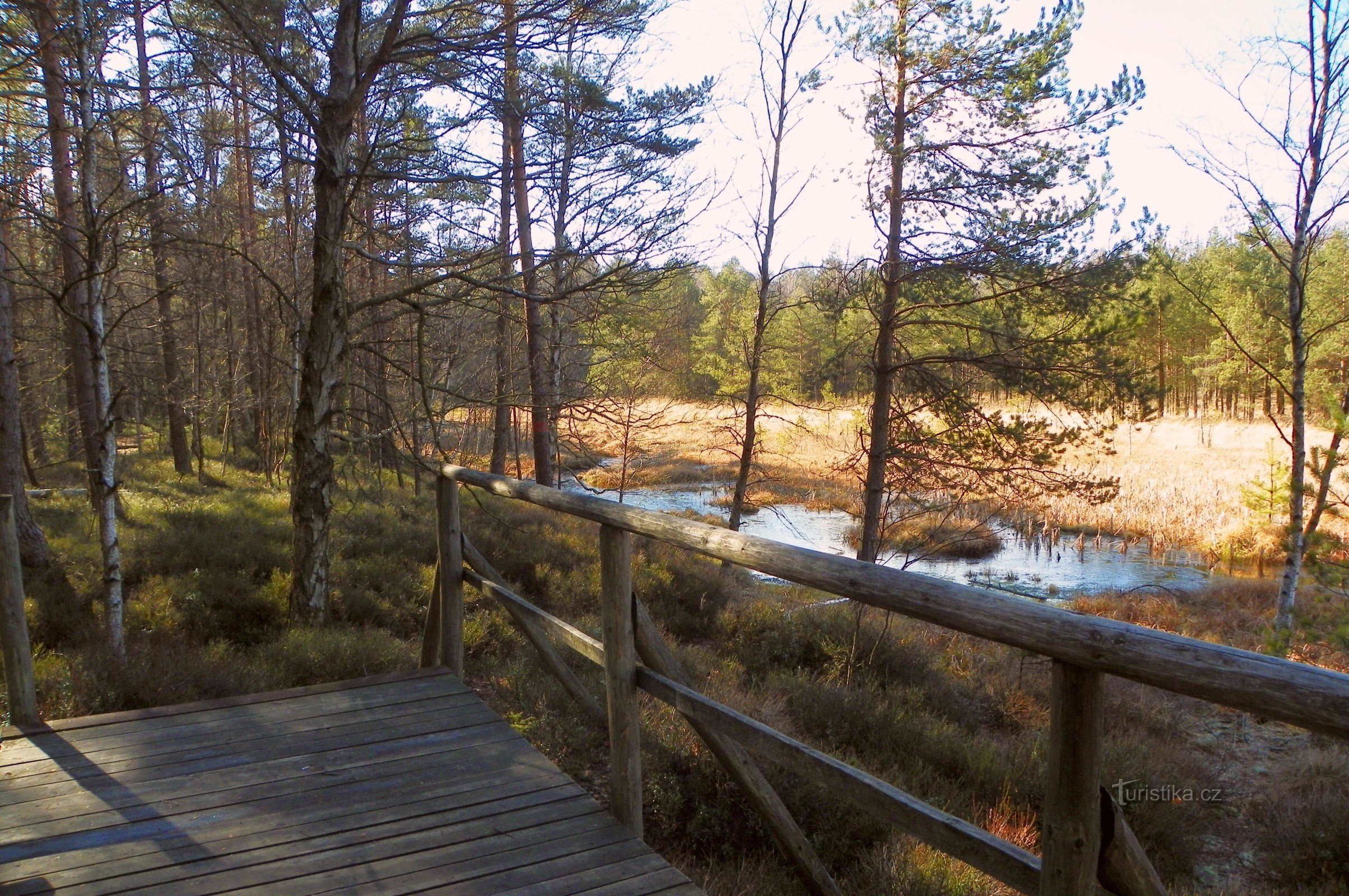 Aire de repos sur le drain Dářské rašelinište