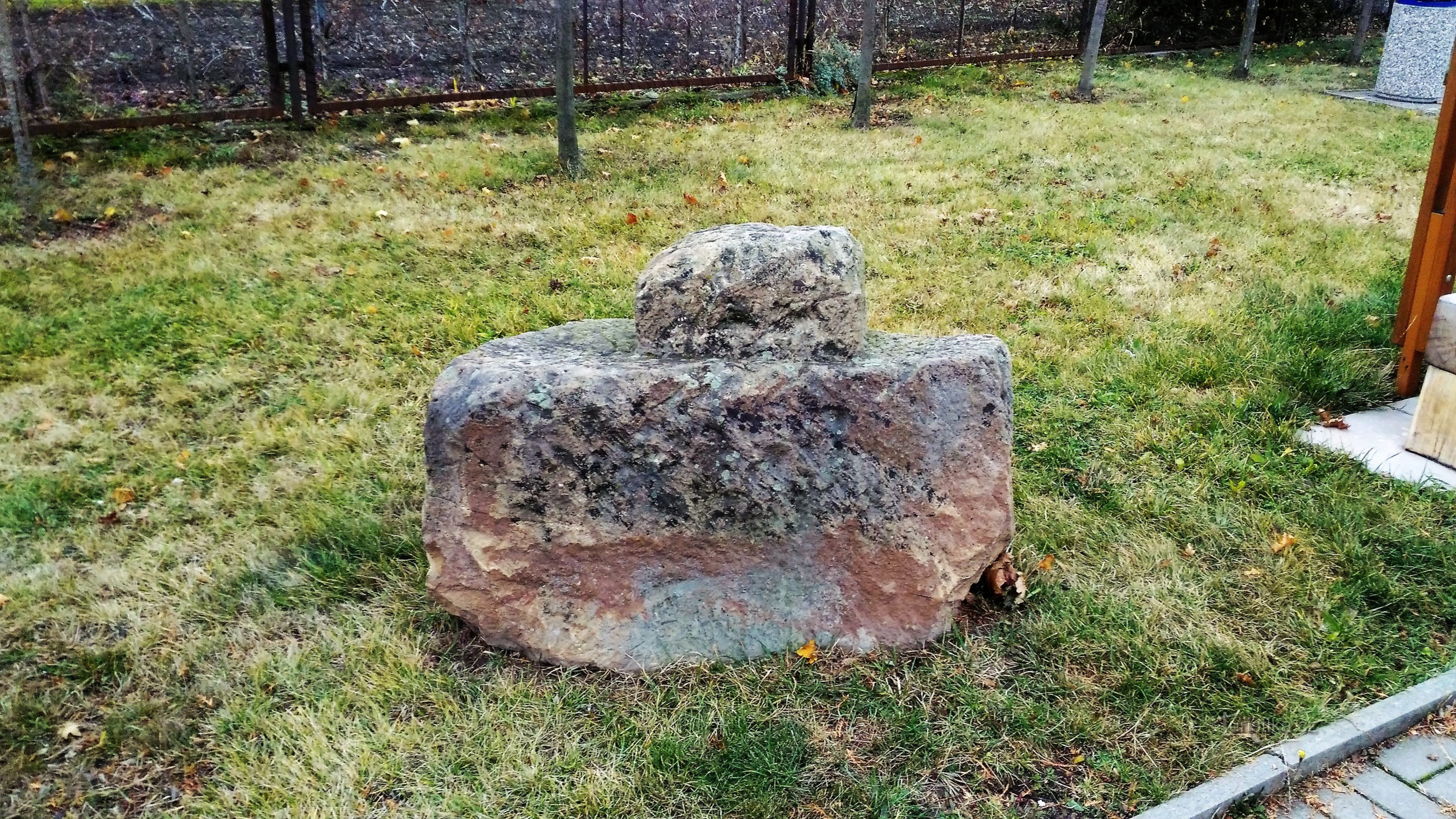 Pedra de descanso em Drožkovice.