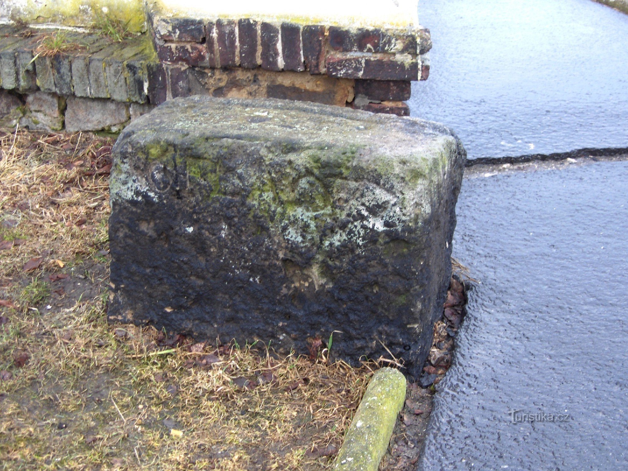 resting stone in Osek