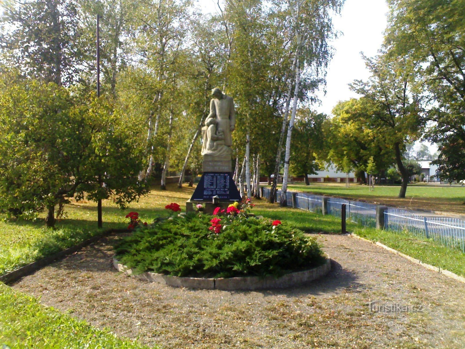 Ohnišťany - un monumento alle vittime delle guerre