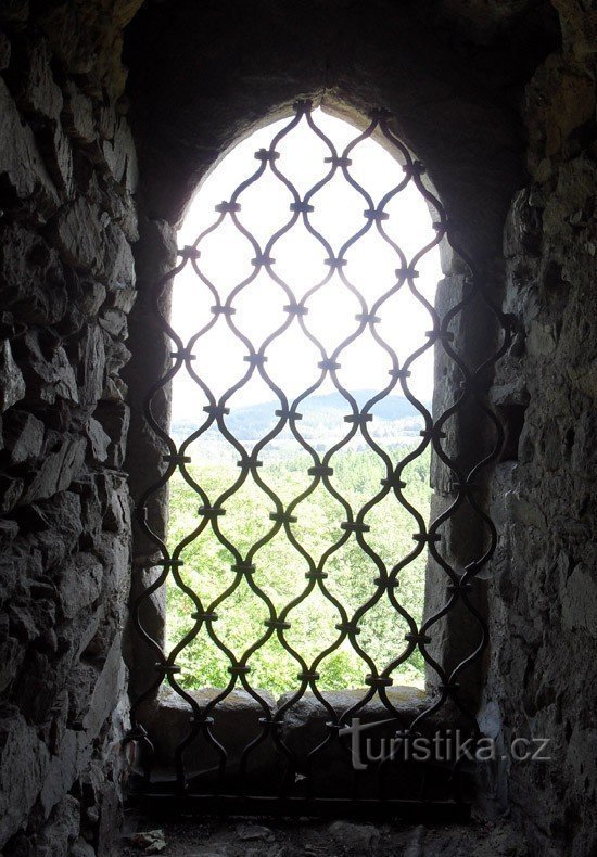 Okno věže šelmberské