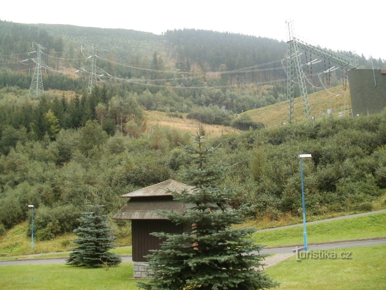 Aux alentours de la centrale électrique