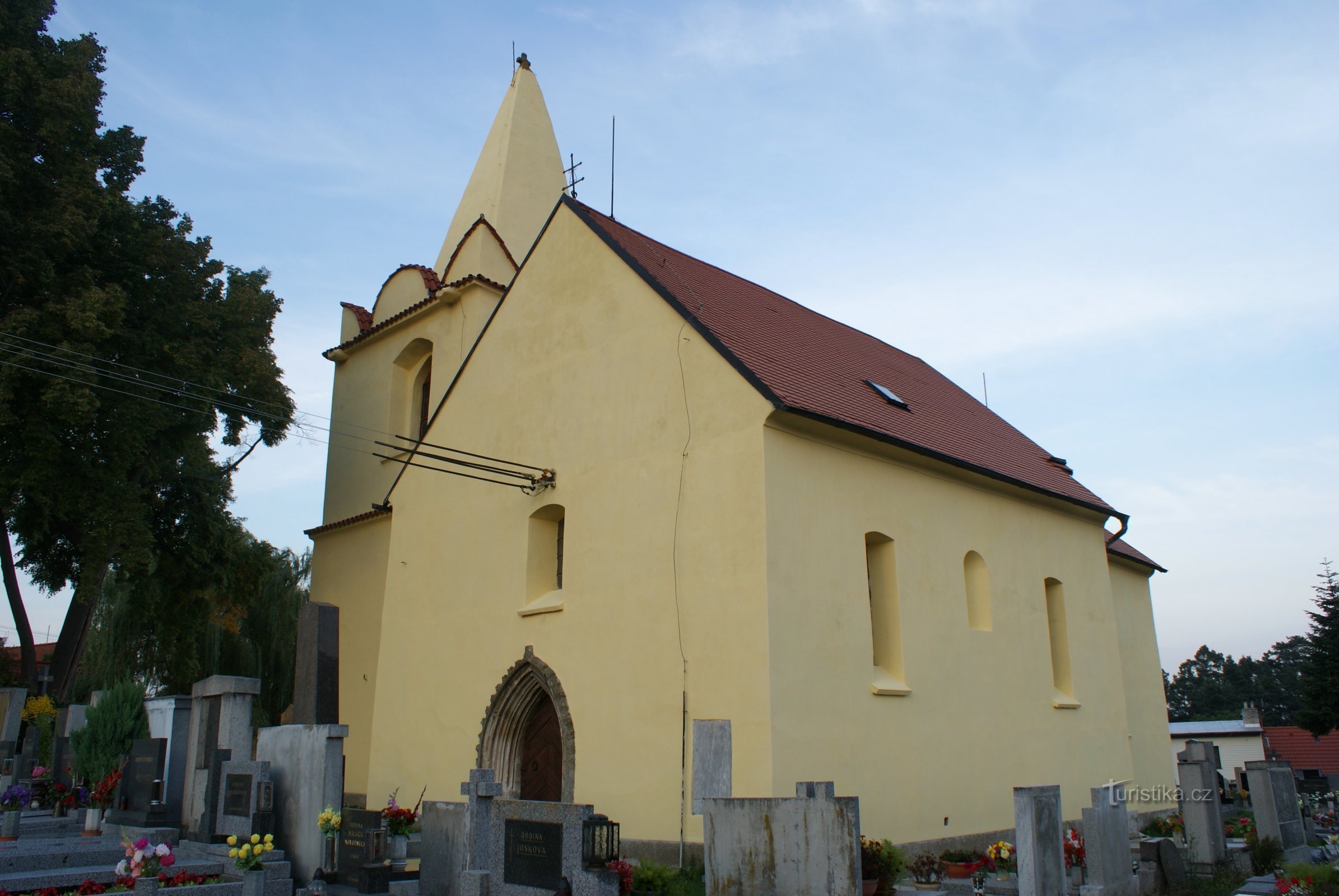 Okresaneč - kirken St. Bartolomæus