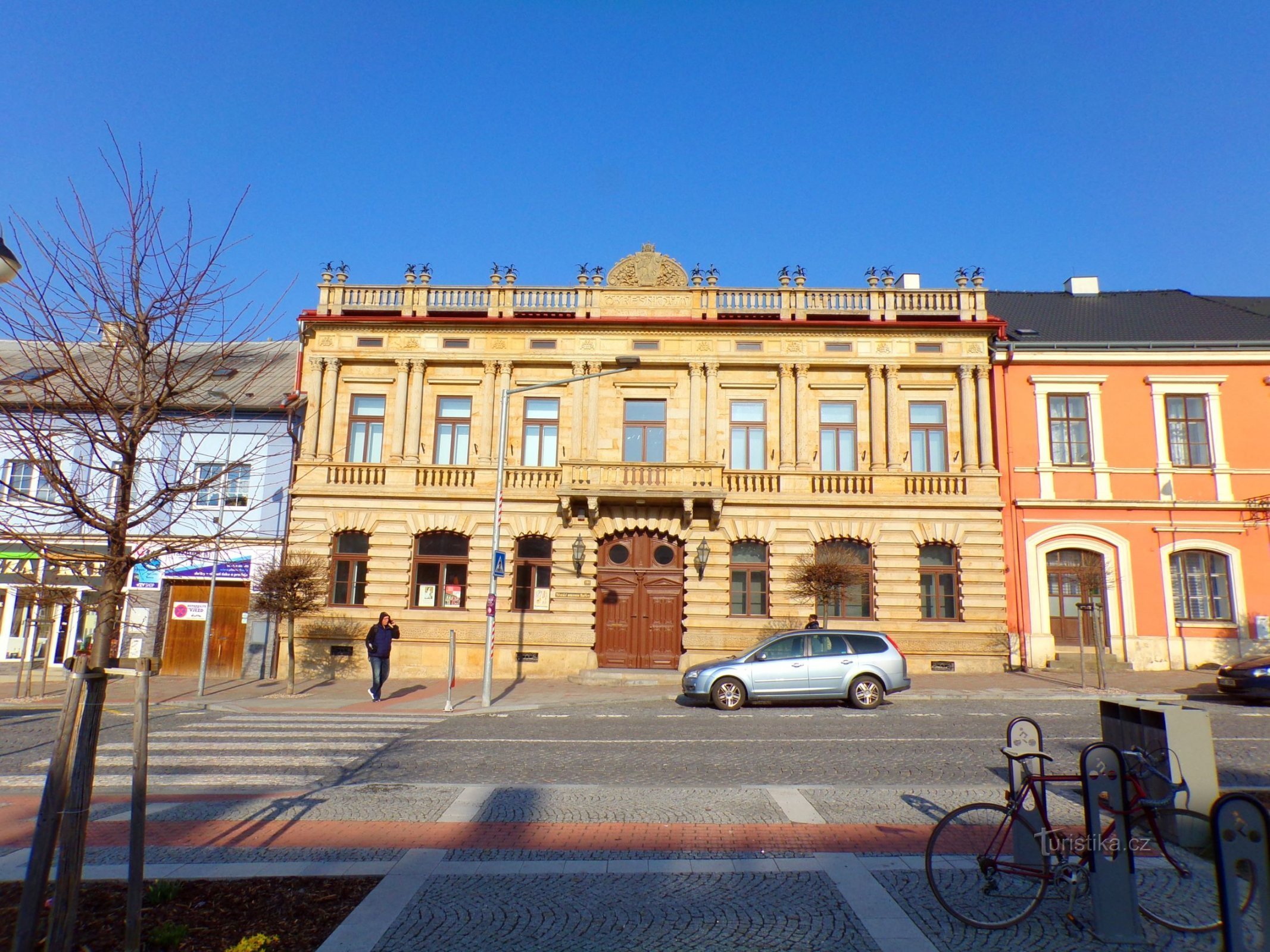 Maison de district (Hořice, 25.3.2022/XNUMX/XNUMX)