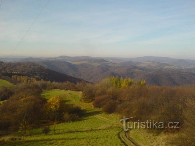 Rundgang im Schoß des České Středohoří: Buková hora-Zubrnice-Kamenná hora-Velké Březno