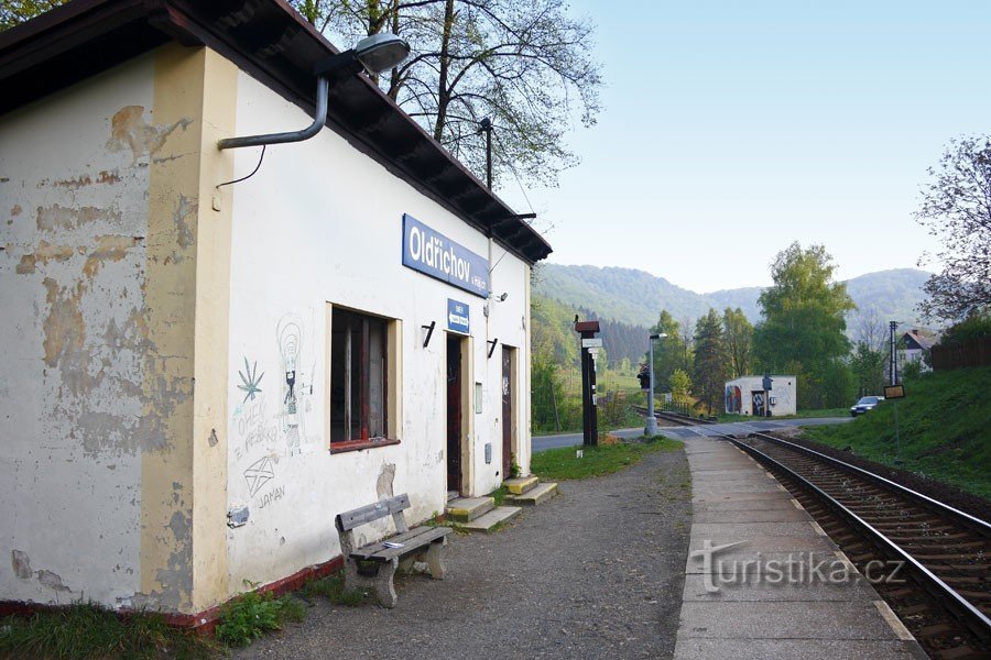 Oldřichov mot Hájích