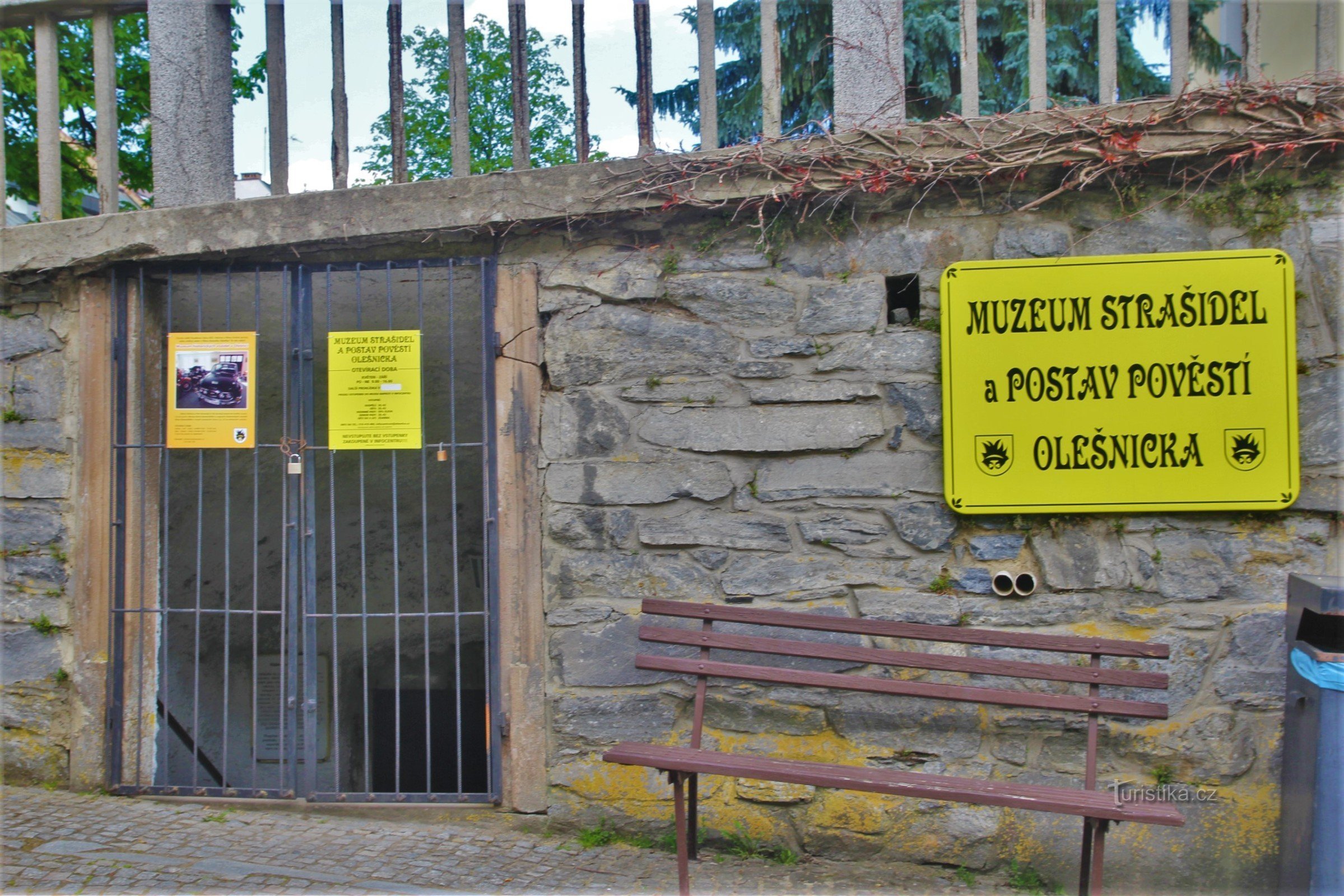 Olešnice - Musée des fantômes et des personnages légendaires à Olešnick