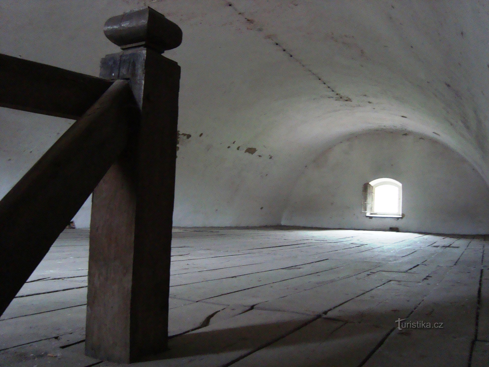 Olomouc-Bezručovy sady-Crown baluarte-quarto de pó barroco-interior-Foto: Ulrych Mir.