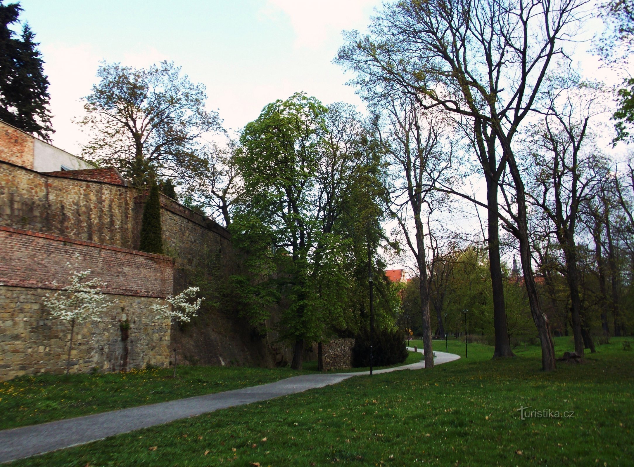 Olomouc, kävely kaupungin puiston läpi - Bezručovy sady