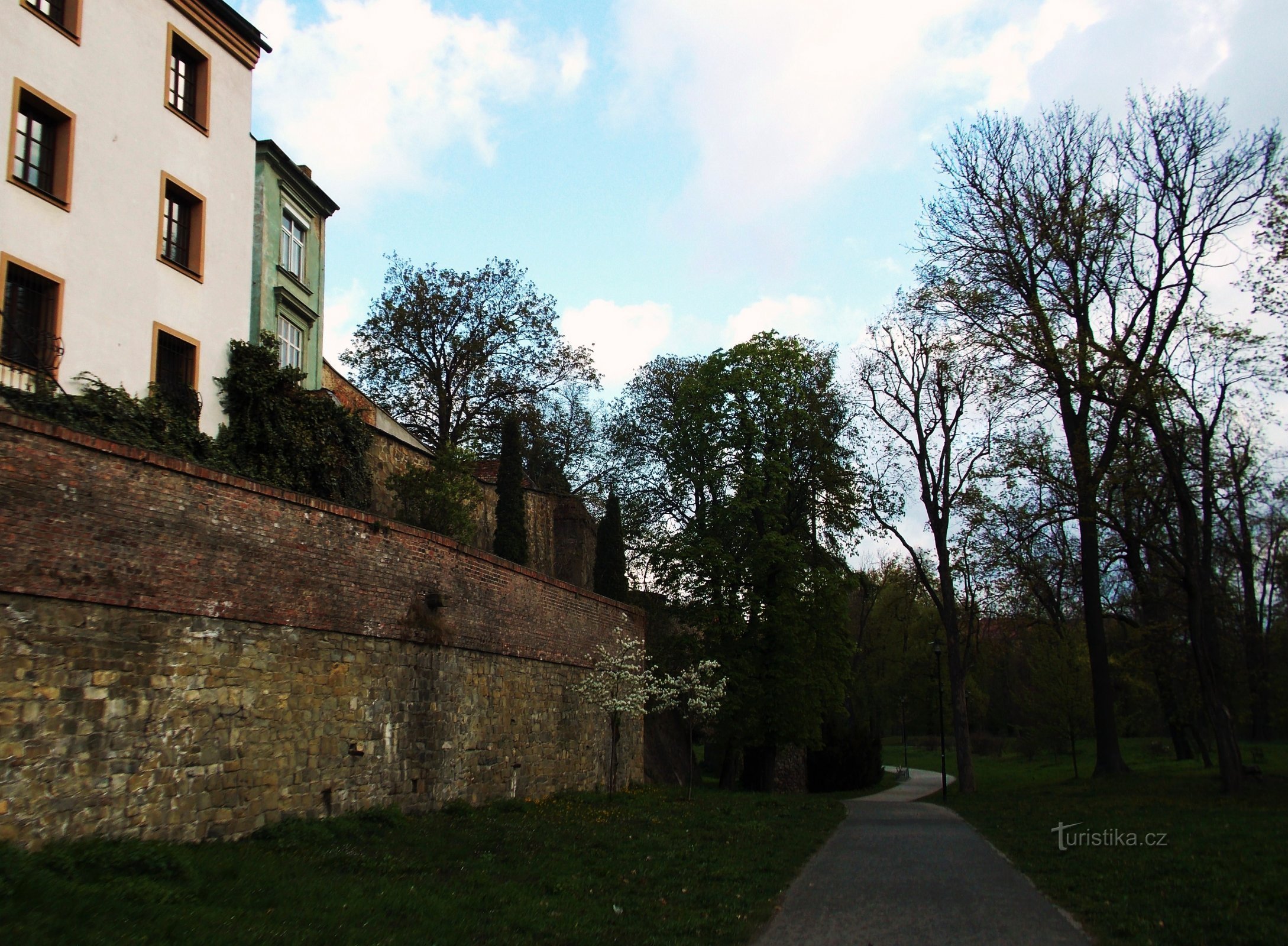 Olomouc, kävely kaupungin puiston läpi - Bezručovy sady
