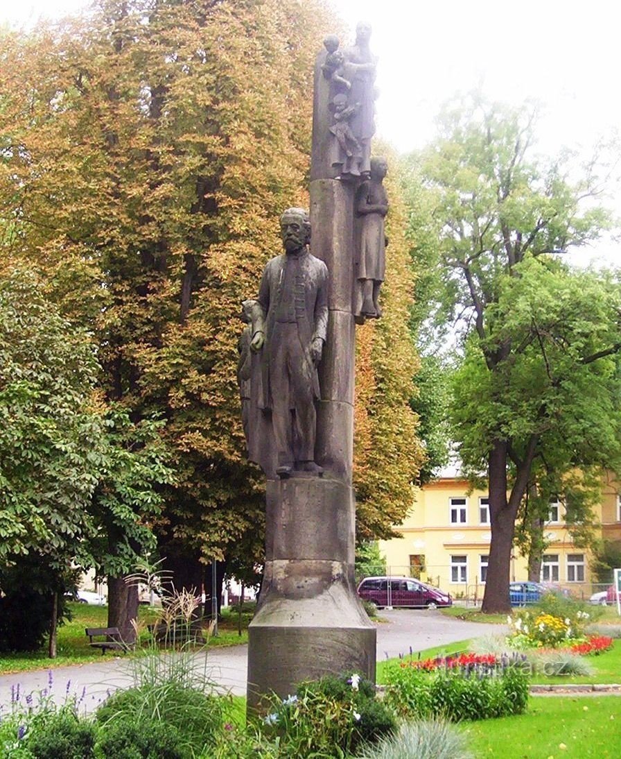 Olomouc-Smetanovy sady-Smetanovy monument uit 1927-Foto: Ulrych Mir.