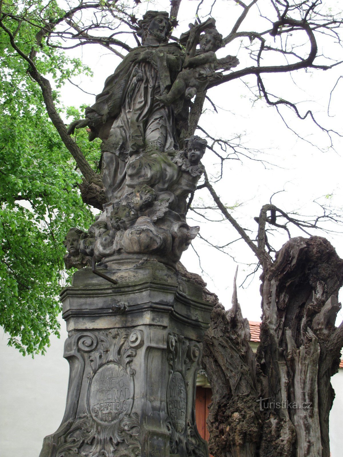 Olomouc - bức tượng của St. Jan Nepomucký