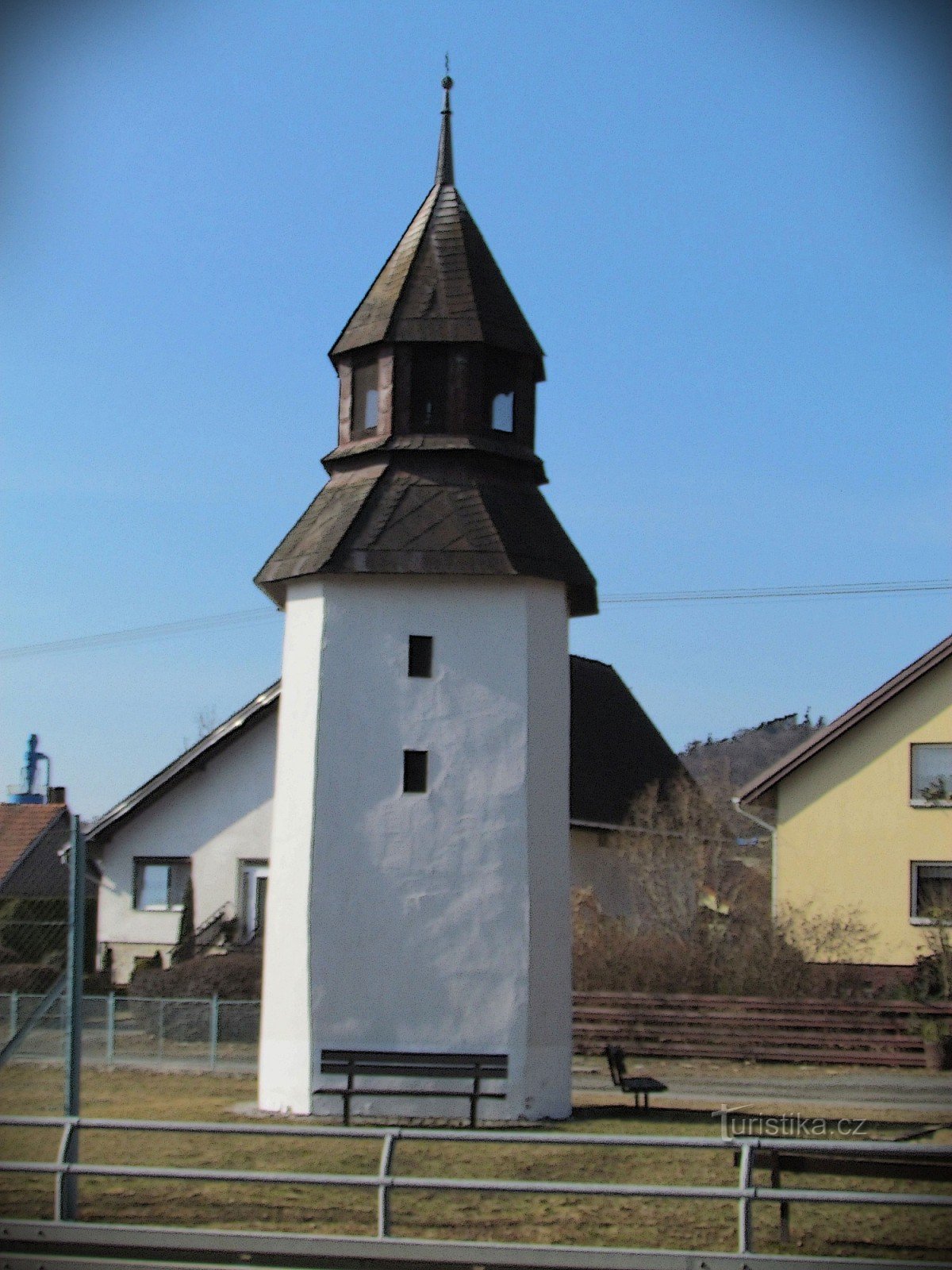 Olšovec - 村の小さなモニュメント