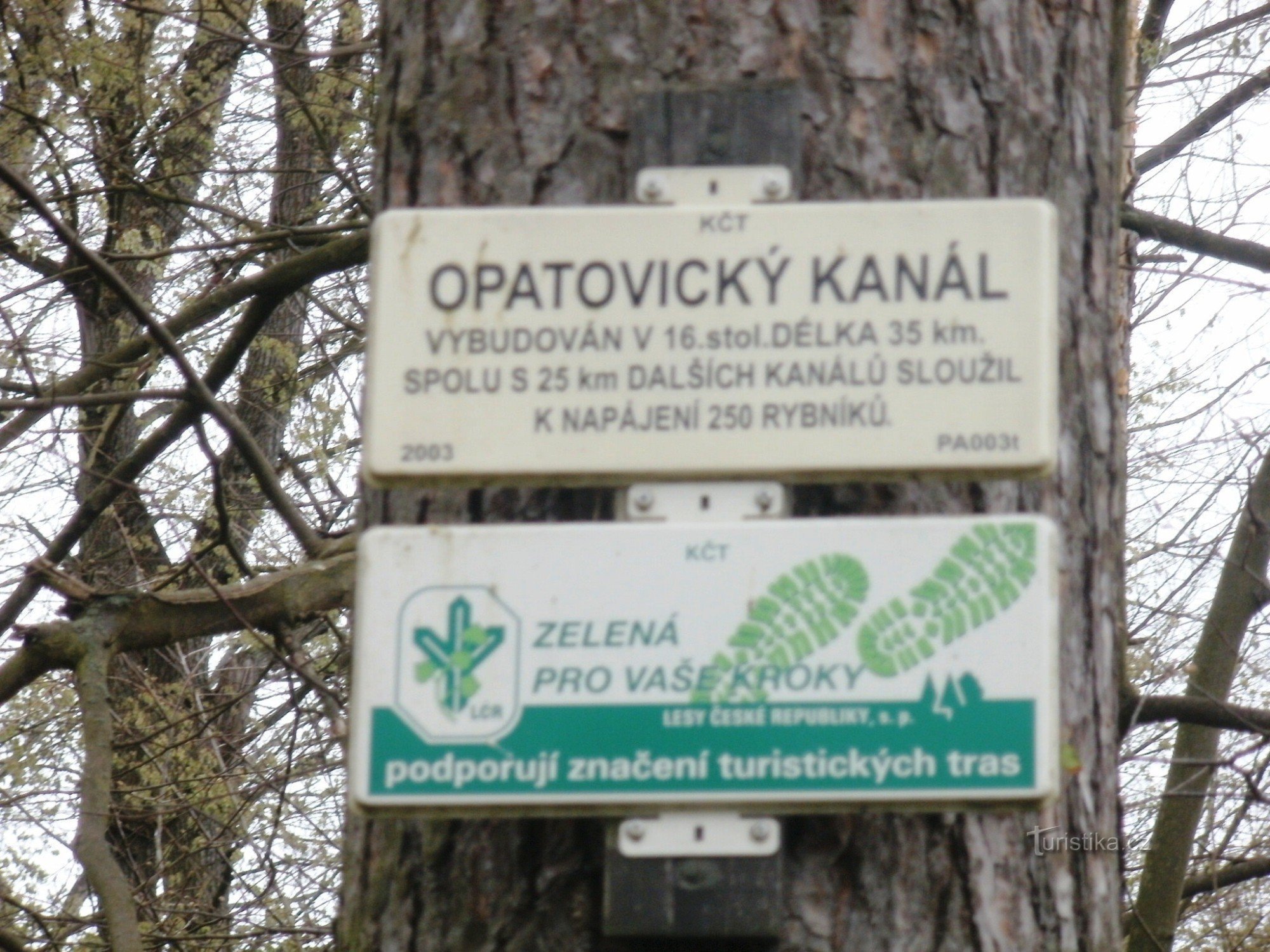 Canalul Opatovice lângă Břehů