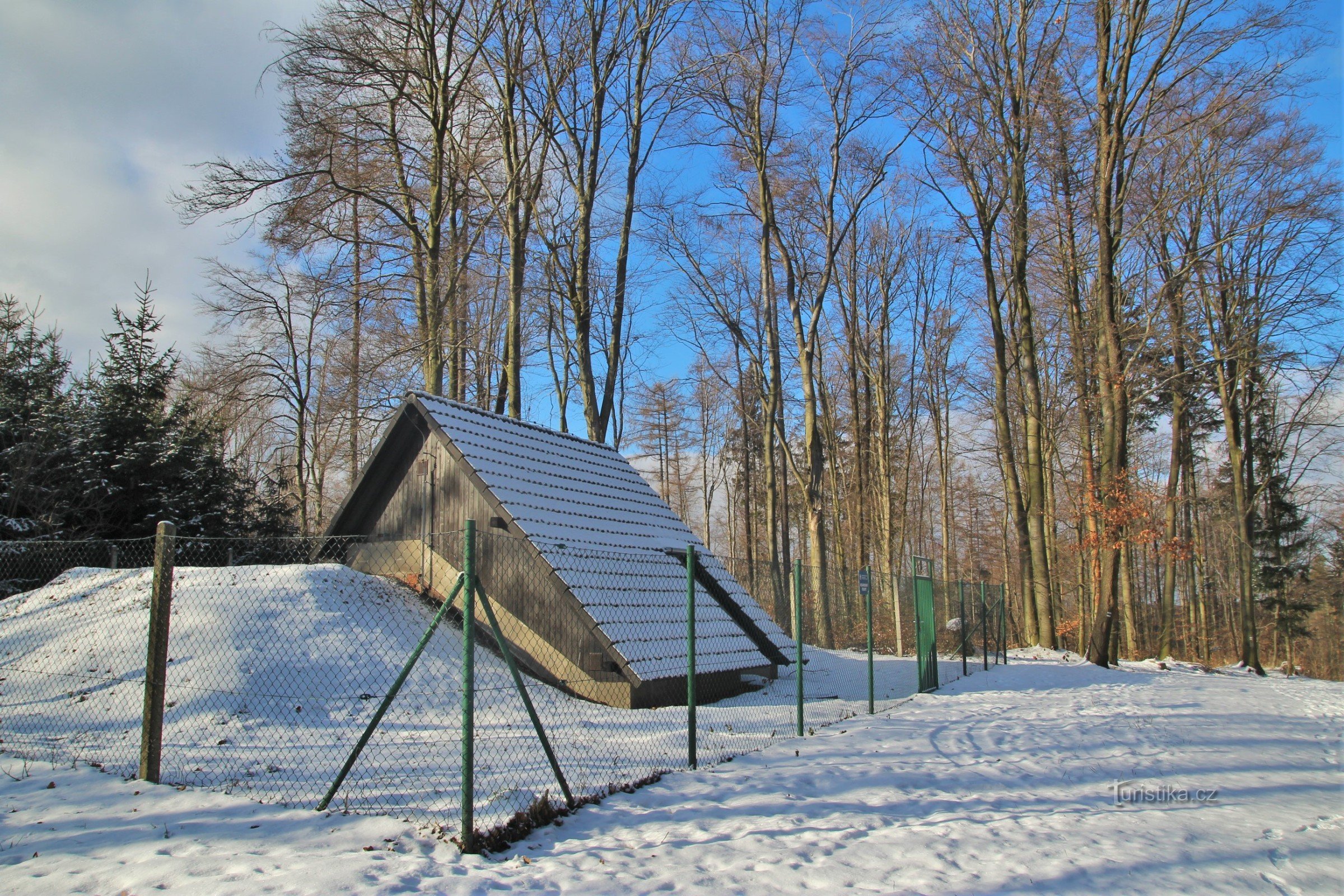 Inhägnad reservoar i den övre delen