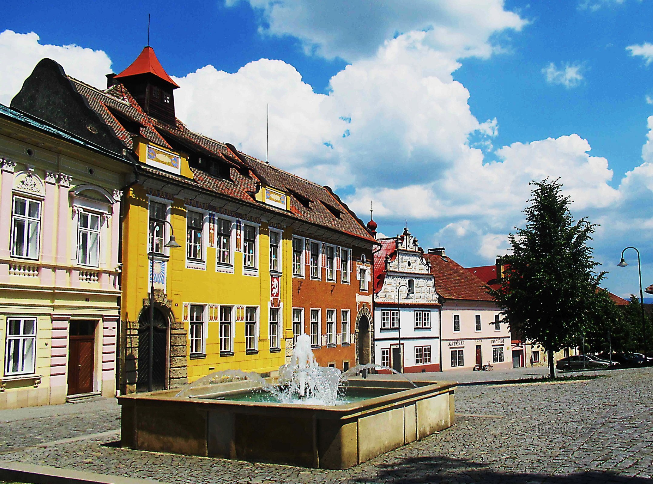 Opočno - historyczny budynek nr 13 na Trčková náměstí