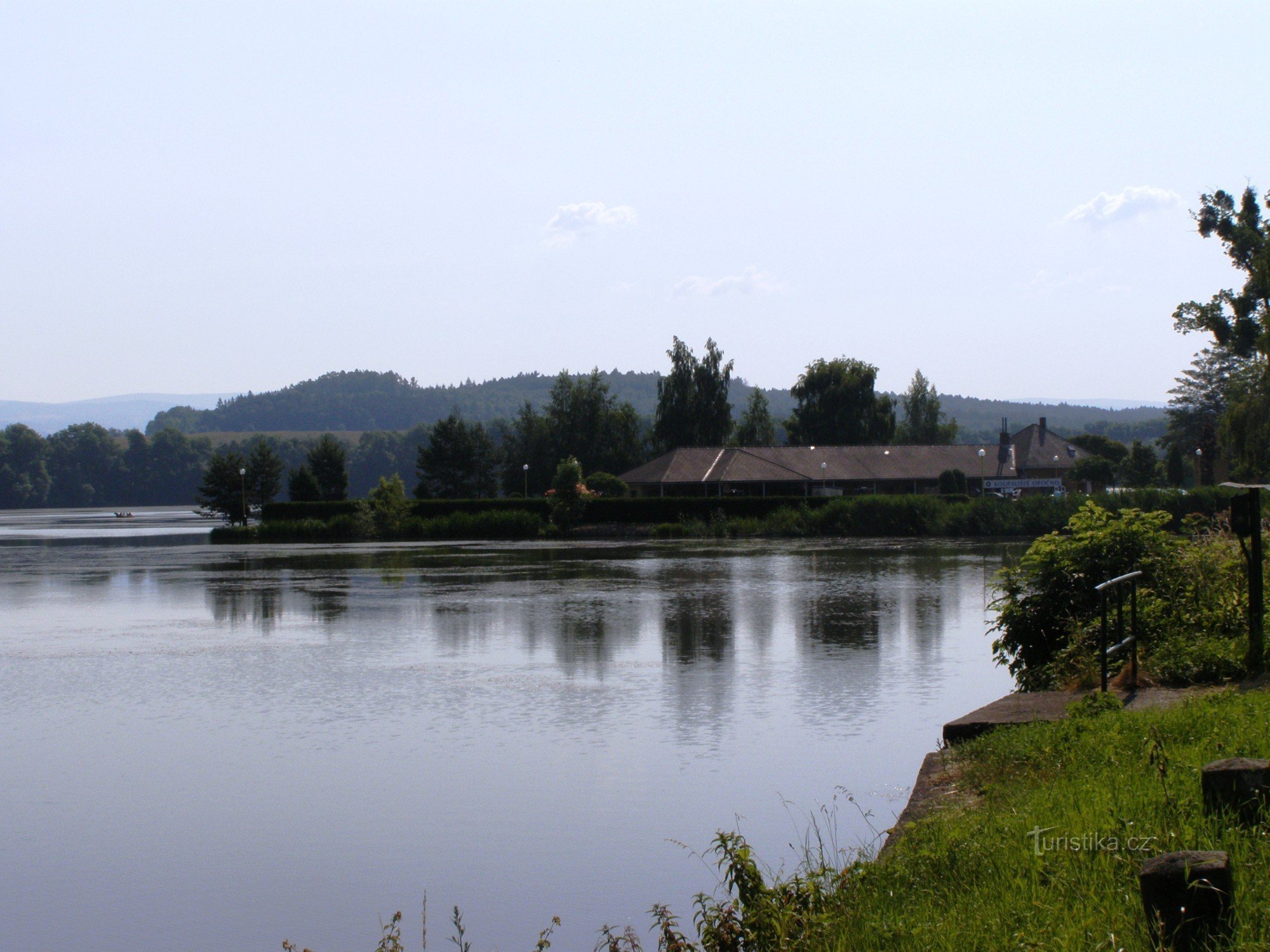 Opočno - Piscina e campeggio Broumar