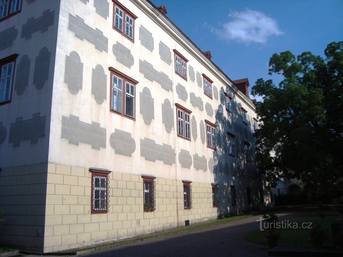 Opočno-castelo-ala oeste do pátio no salão de equitação-Foto: Ulrych Mir.